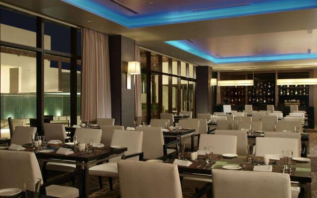 Seda Centrio - Newly Renovated