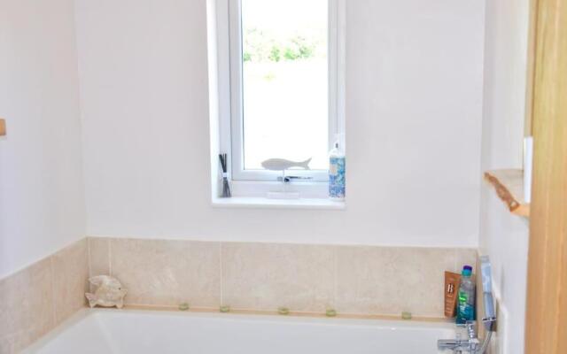 Stunning ANNEXE 1 luxury bedroom, eating area & bathroom only!