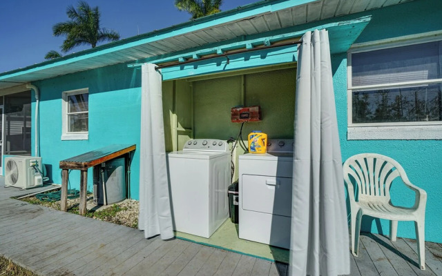 1 Mi to Boat Ramp: Bokeelia Home w/ Screened Patio