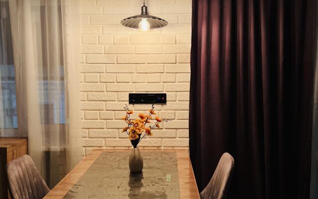 Ya doma on Kommunarov Street 5