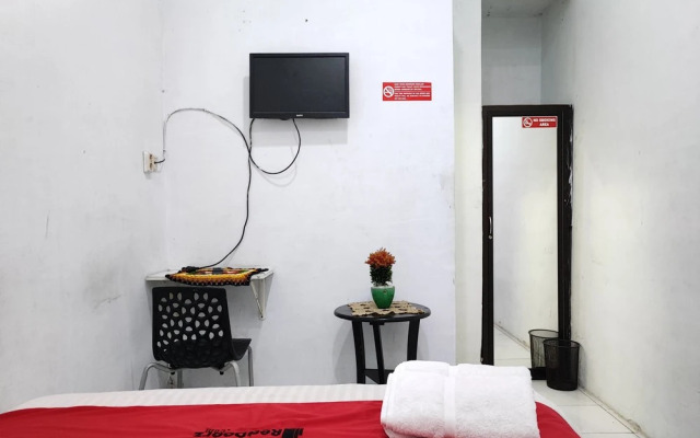 RedDoorz Syariah near Universitas Batanghari Jambi