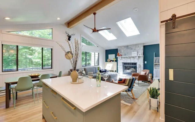 'sweetfern' Gouldsboro Cabin: Deck + Lake Access