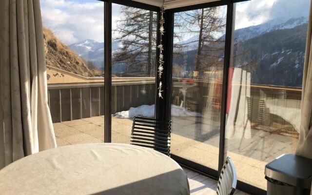 Grand studio avec vue et terrasse