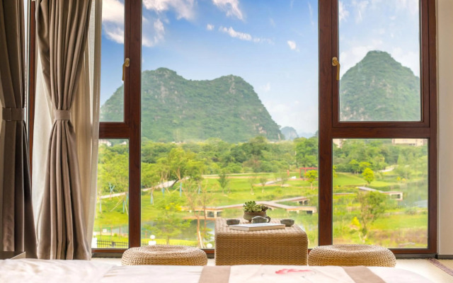 Peach Blossom Resort Hotel