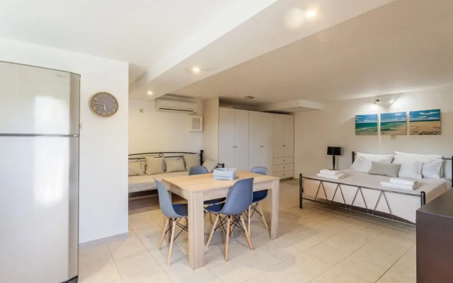 Mani S Aura Seaside-Enchanting Stone Gem