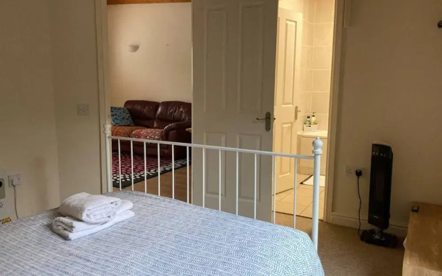 1-bedroom Ground Floor Near Rugby School