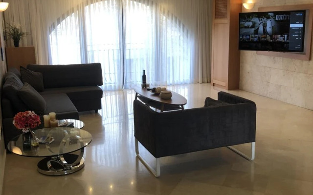 Mamilla's Penthouse