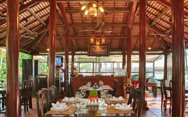 Golden Sail Beach Hotel