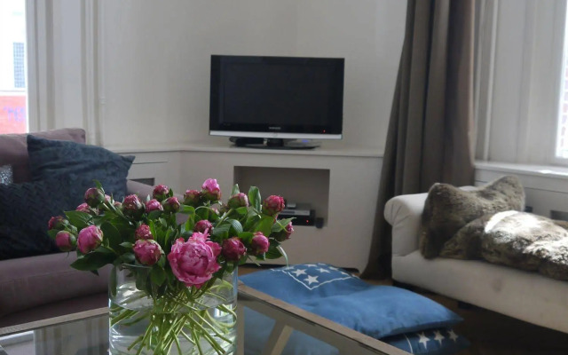 Group Apartment Museum Square