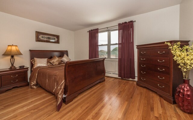 David’s Vacation Escapes Cozy Condo