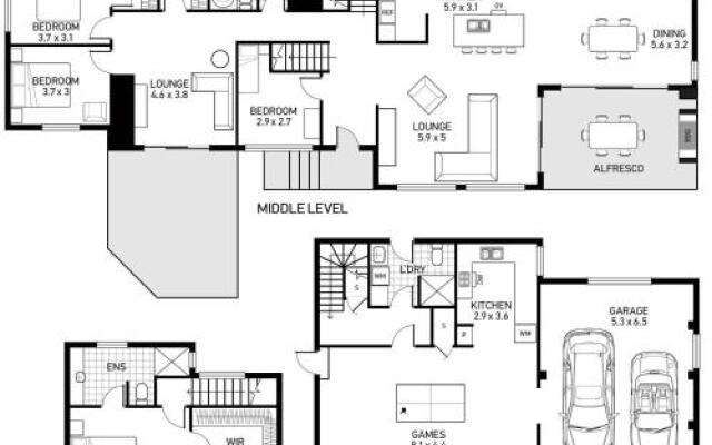 Luxury in Corlette - 4 Drungall Ave