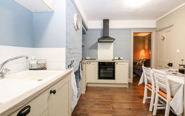 6 Coastal Cottages