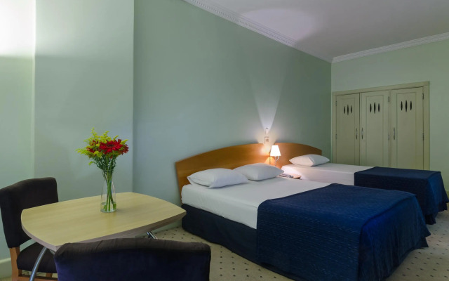 San Raphael Hotel