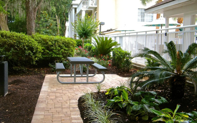 Palmera Inn and Suites