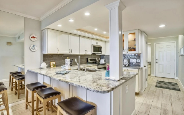 Land's End 303 building 10 All new Fully Updated Bright Granite