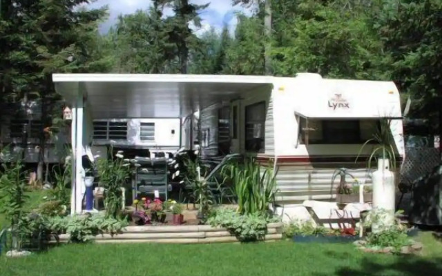 Jell-E-Bean Campground and Trailers