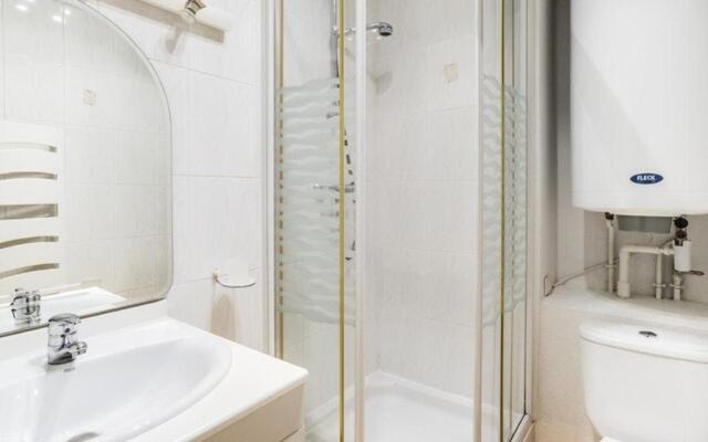 Appartement Cauterets, 2 Pièces, 4 Personnes - Fr-1-401-111