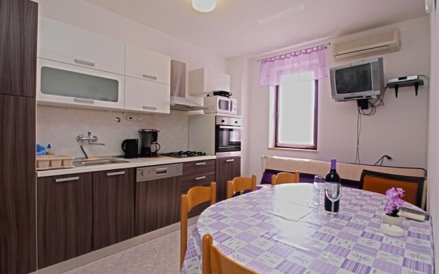 Apartments Orange 768