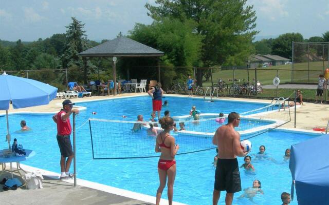 Baneberry Golf and Resort