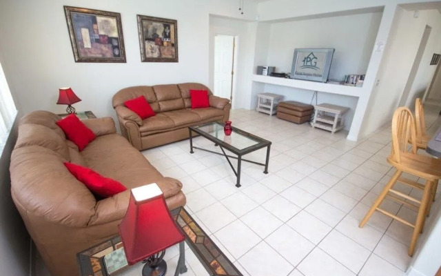 Sunrise Lakes 4 bed / 2.5 bath home