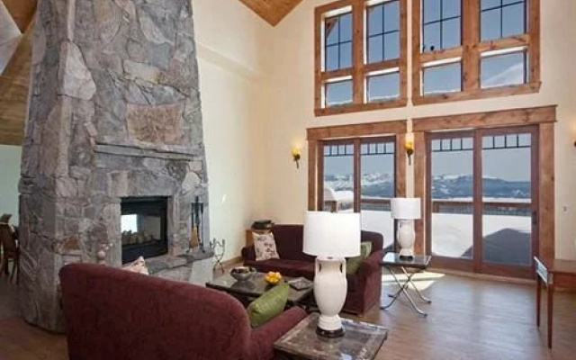North Tahoe Lodge
