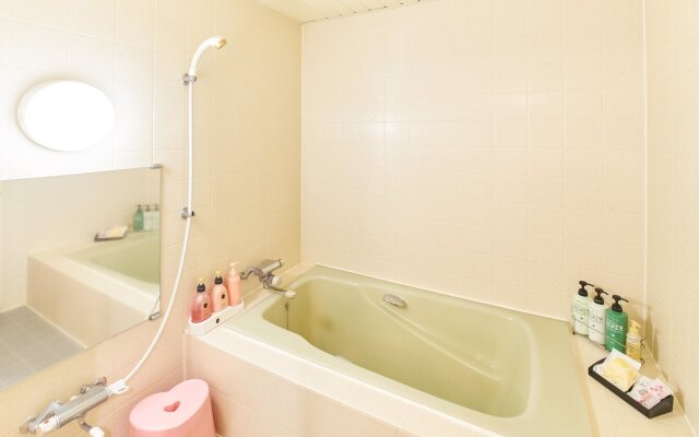Hotel Blan Chapel Christmas Narita (Love Hotel)