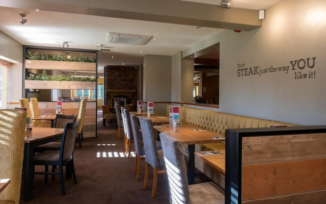 Premier Inn Walsall - M6 J10