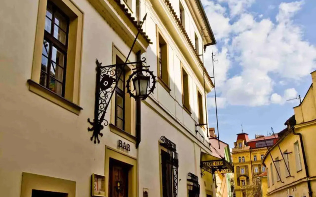 Pytloun Old Armoury Hotel Prague
