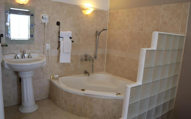 La Concha Beach Hotel & Club