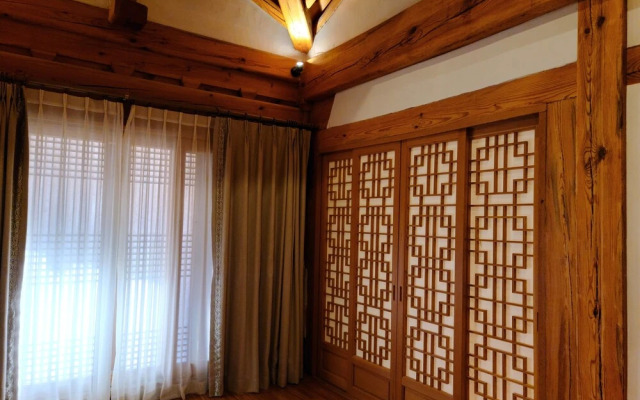 Korea Palace Hotel