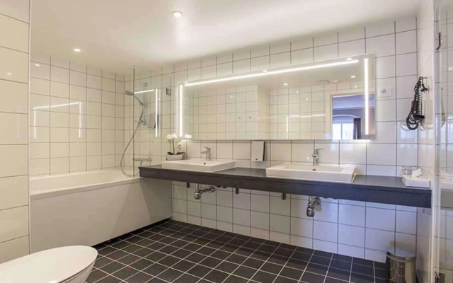 Home Hotel Uman