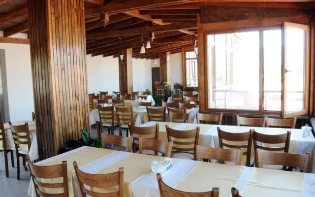Ozbek Hotel
