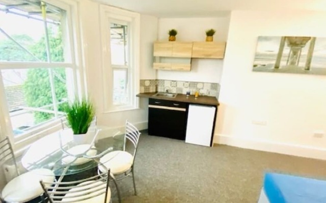 Cosy Apartment in Bournemouth Near the Sea