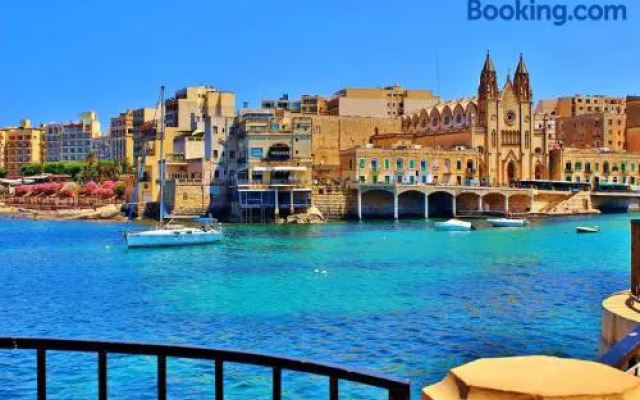 Unbeatable Location 2 Bedroom With Terrace