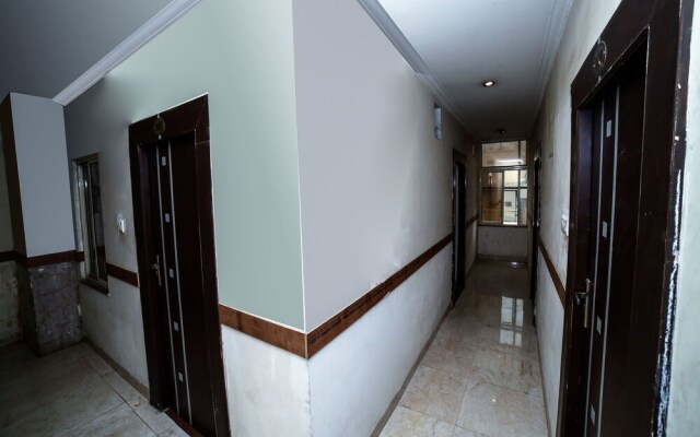 OYO 15248 Hotel Shreemaa
