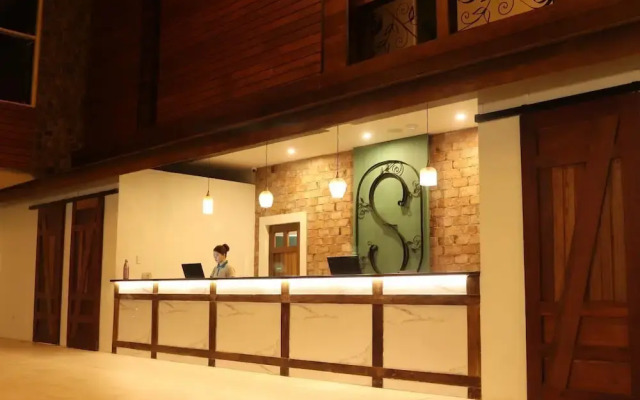 Sola Hotel