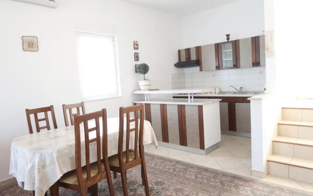 Apartments Maras