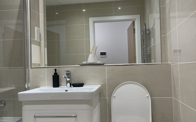 Spacious 2-bed Apartment in Whyteleafe