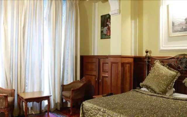 The New Castle Hotel