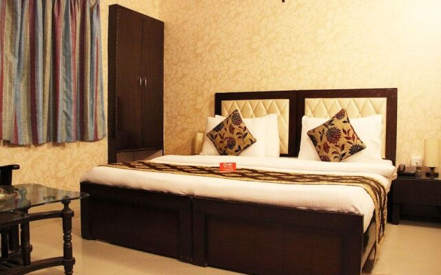 OYO 2407 Hotel Gera's M1