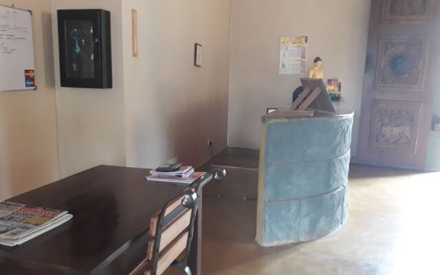 Isiwara Paura Bugged Apartment