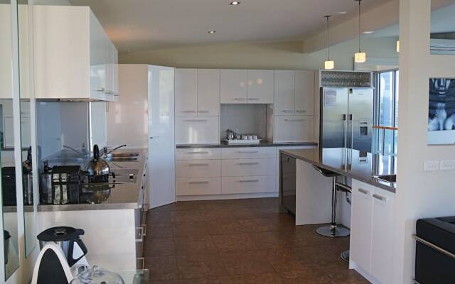 Freycinet Sanctuary at Oyster Bay