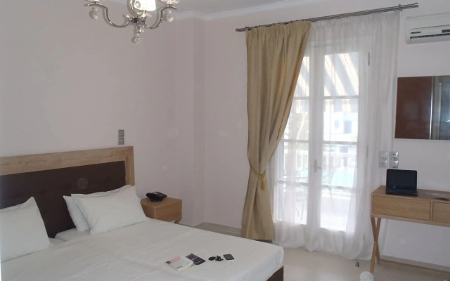 Ilioxenia Studio & Apartments
