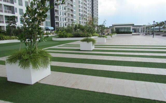 Mdm Woon's at D'Secret Garden