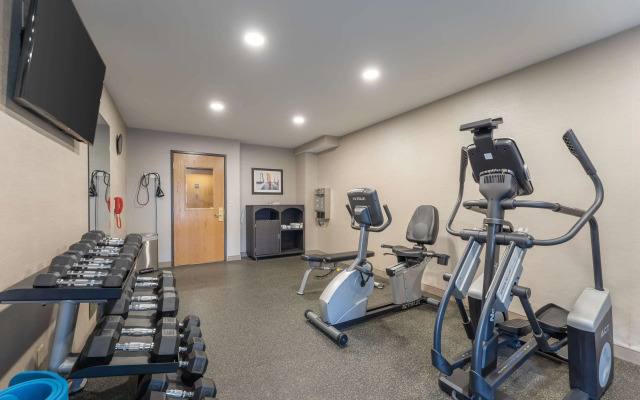 Best Western St. Clairsville Inn & Suites
