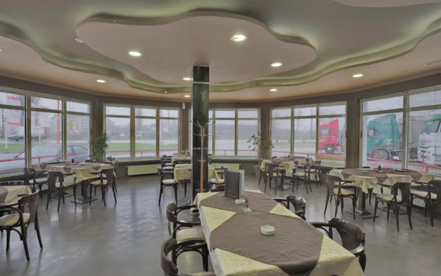 Knez Petrol Motel