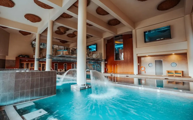 Modern Luxury Suite With Terrace in Higueron