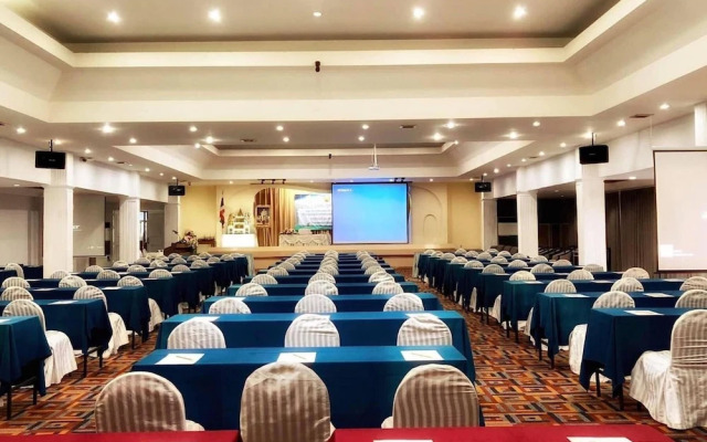 Lopburi Inn
