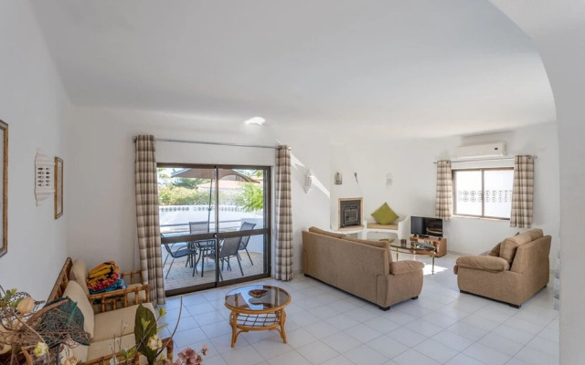 Carosim Quiet Location Close to Beach Private