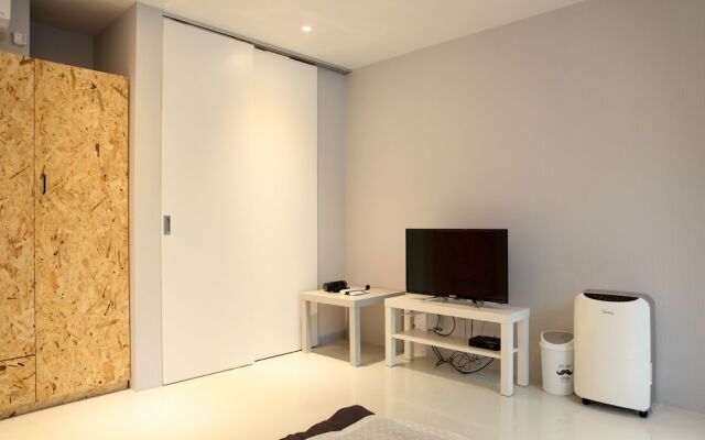 302 Place